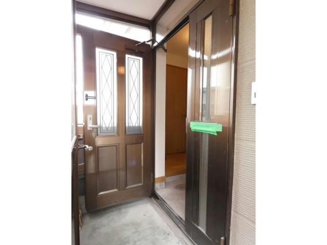 光和７－１７テラスハウスの玄関