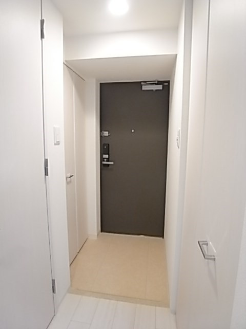 エスリード神戸三宮ラグジェの玄関