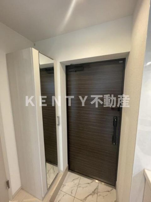 【玄関】 | ＦＬレジデンス品川Ⅰ | 収納もある玄関です