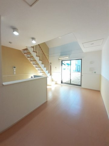 サニーレジデンス　２　　刈谷市近郊の賃貸はクラスホームの居間・リビング|こちらのリビングで趣味の時間をお楽しみください