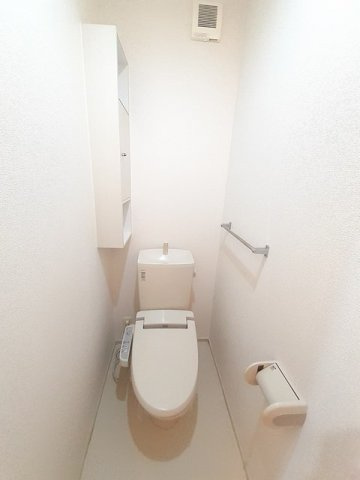 サニーレジデンス　２　　刈谷市近郊の賃貸はクラスホームのトイレ|コンパクトで使いやすいトイレです
