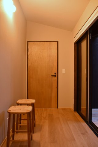 サウナ付き賃貸「サ民家」ととのう町家のその他|サウナへ向かう空間。サウナ後はこちらで整いましょう。