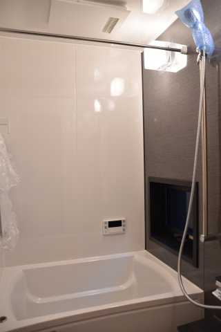 サウナ付き賃貸「サ民家」ととのう町家の浴室|新品、ぴかぴかのお風呂です。