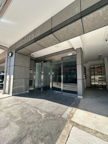 アクティス・センリのエントランス