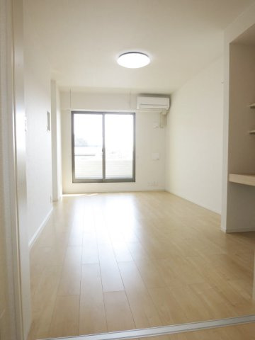 ノーバ西幡豆　　刈谷市近郊の賃貸はクラスホームの居間・リビング|使いやすいリビングです