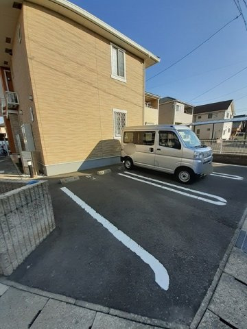 ニコ　ヴィラージュＢ　　刈谷市近郊の賃貸はクラスホームの駐車場|駐車場があります