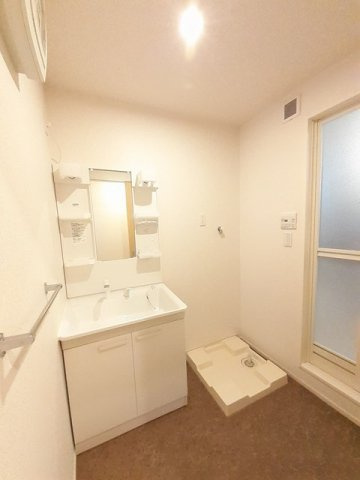 ニコ　ヴィラージュＢ　　刈谷市近郊の賃貸はクラスホームの洗面所|コンパクトで使いやすい洗面所