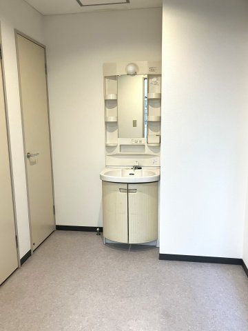 塚本ルミネビルの居間・リビング|おしゃれな居間です