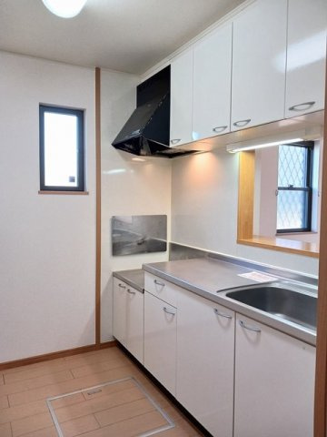 ルミエール岬　　刈谷市近郊の賃貸はクラスホームのキッチン|使いやすいキッチンです