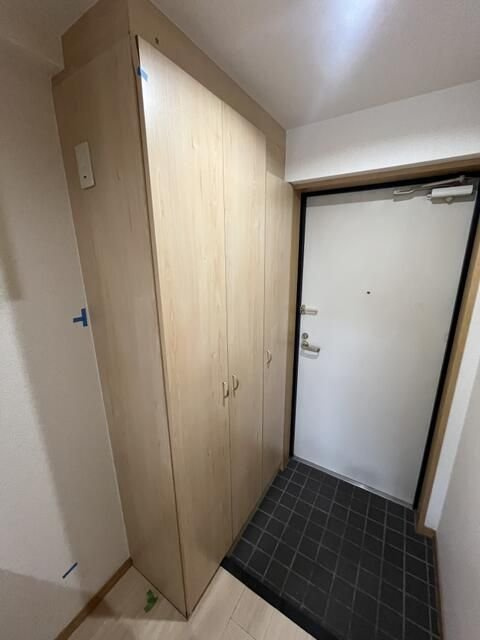 新宿区百人町２丁目の賃貸マンションの玄関|別号室参考写真