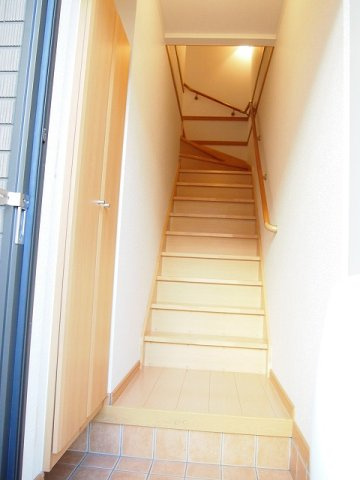 サント・ヴィクトワール　　刈谷市近郊の賃貸はクラスホームの設備|ゆったりとした玄関です