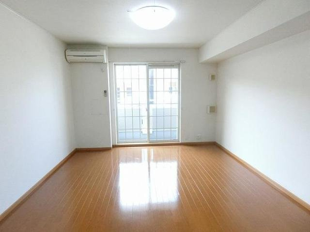 ロジュマンＥの居間・リビング