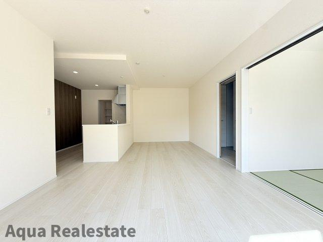 リーブルガーデン坂出市林田町第七のキッチン|デザインが映えるカッコいいキッチン。洗練された空間が料理の魔法を演出し、毎日が特別なひとときへと変わります。ここで繰り広げられるクリエイティブな料理体験は、まさに感動の連続。