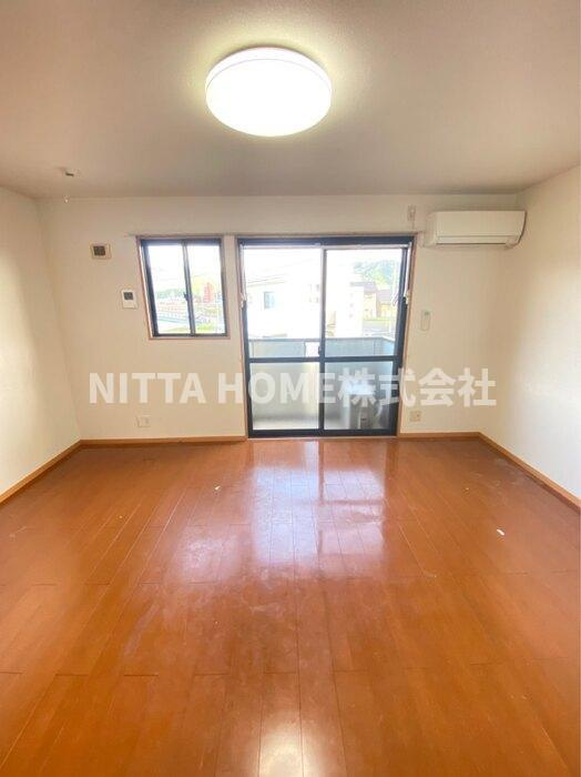 セジュール築地の居間・リビング|10帖の広々とした洋室です☆彡