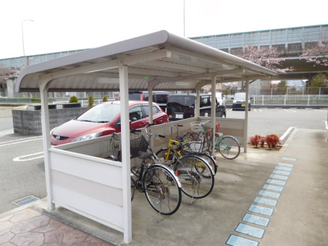 リブサニ－Ｂのバルコニー