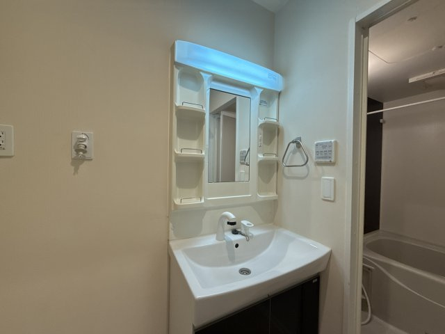 アベニール上野田の内装|カメラ付インターホン