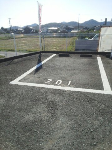 ピサンリの駐車場