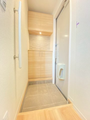 茨木シャーメゾンＫＮαの玄関