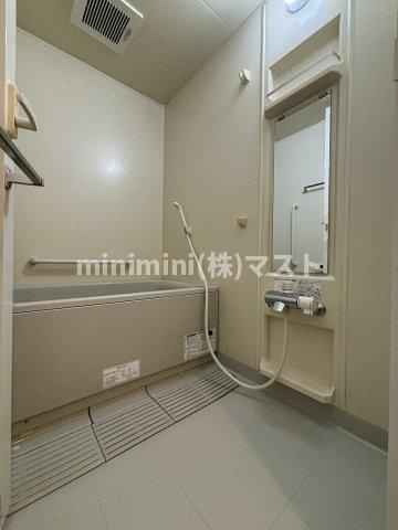 ウィステリア谷町の浴室