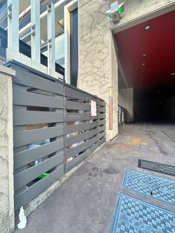 Viare storia(ヴィアーレストーリア)のエントランス