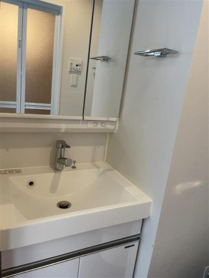 【洗面所】 | ＨＹ’ｓ　品川南大井 | 明るい洗面所です