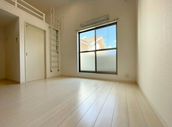 ユイットロワの居間・リビング