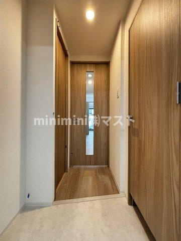 クローバー・グランデ今里の玄関