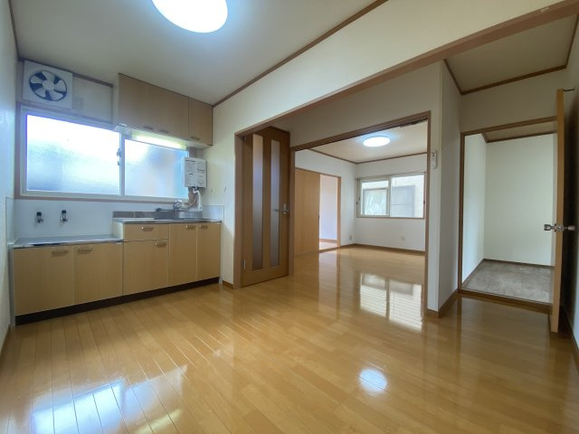 桜ハイツの居間・リビング|LDK12帖