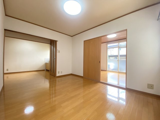 桜ハイツの居間・リビング|LDK12帖