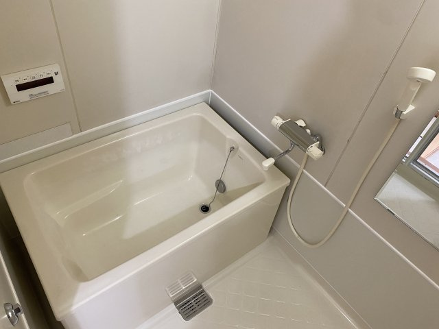 桜ハイツの浴室|追い焚き給湯