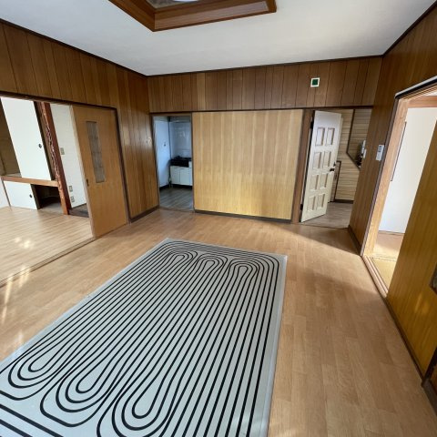 登別市若草町4丁目7-10戸建の居間・リビング