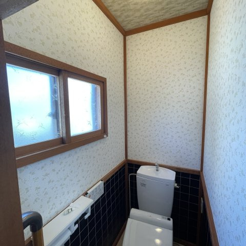 登別市若草町4丁目7-10戸建のトイレ