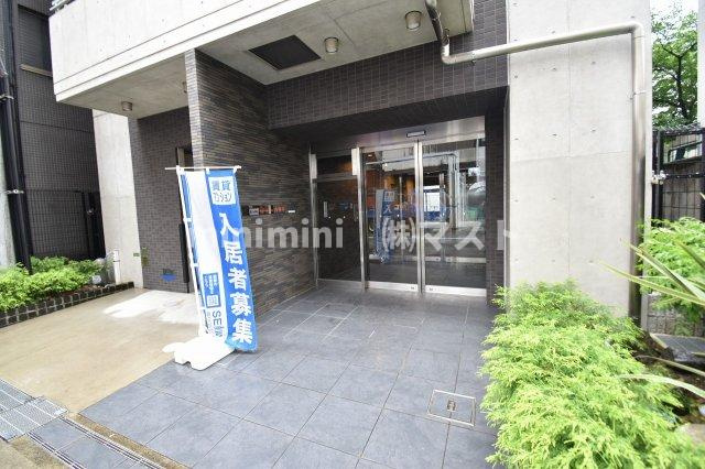 フジマン北梅田のエントランス