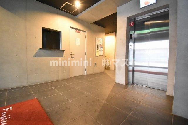 フジマン北梅田のロビー