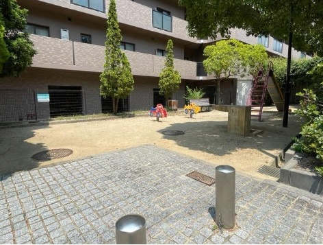 アルファステイツ朝霧丘の庭