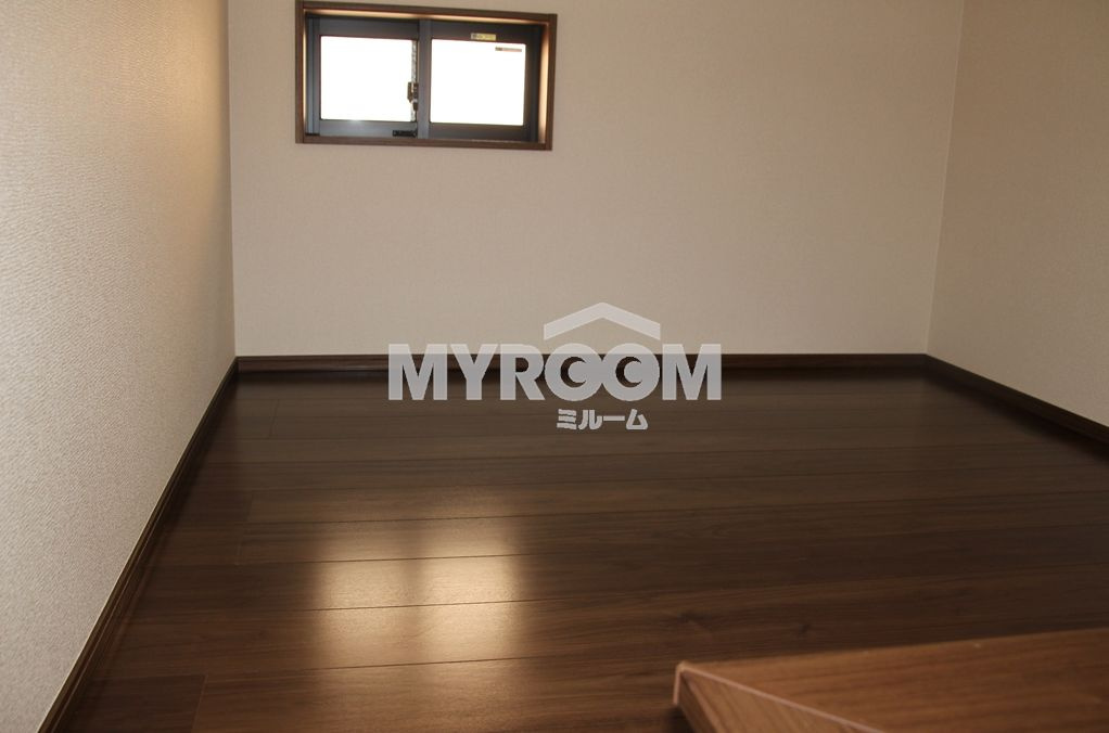アーバンプレイス高田馬場Xの寝室|シックなフローリング☆