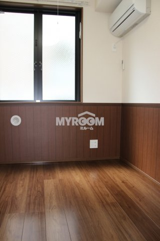 アーバンプレイス高田馬場Xの寝室|シックなフローリング☆