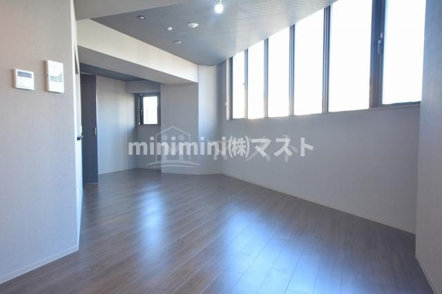 エヌレジデンス新今宮の居間・リビング