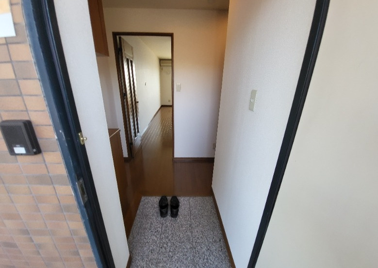 熊本市中央区黒髪６丁目の賃貸マンションの玄関