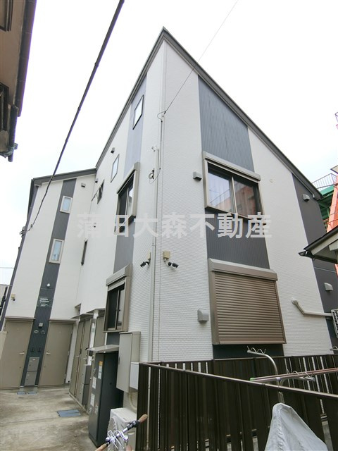 ヴィエント仲六郷の外観|2014年8月築　木造地上2階建て総戸数6戸インターネット無料
京浜急行本線雑色駅近徒歩5分の東京都大田区仲六郷1丁目　JR京浜東北線蒲田駅徒歩16分