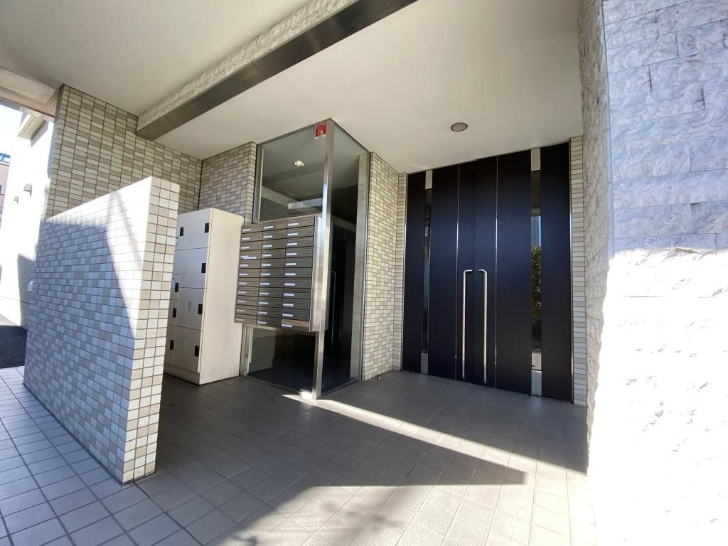 グランディール タチバネのエントランス