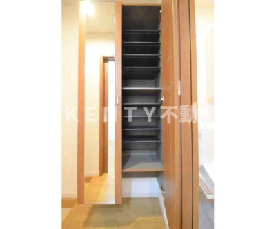 【玄関】 | フォレストメゾン雪が谷 | 明るい玄関です