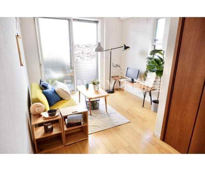 【居間・リビング】 | フォレストメゾン雪が谷 | ゆったり過ごせる居間です