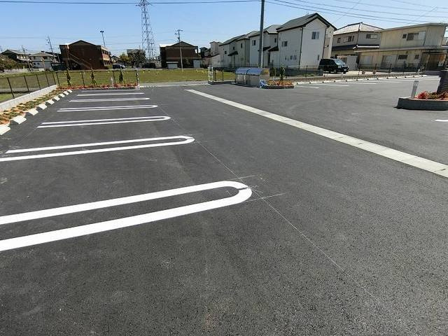 フィーレダンクⅡの駐車場