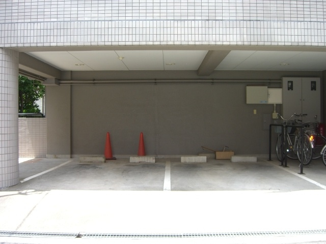 ホワイエ・ドゥ・ラメールの駐車場