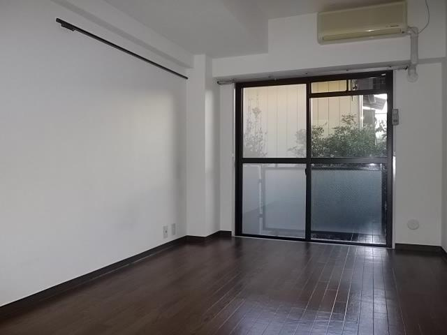 ホワイエ・ドゥ・ラメールの洋室