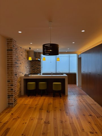 北大路駅徒歩6分 京都の名峰を仰ぐ、4層の家。