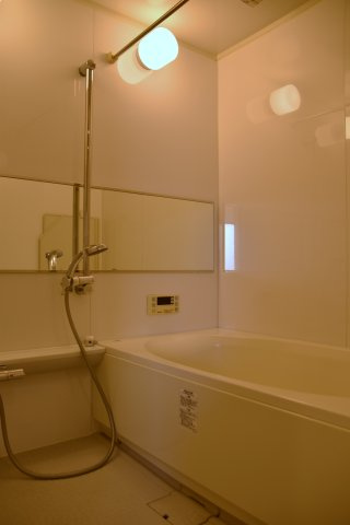 北大路駅徒歩6分 京都の名峰を仰ぐ、4層の家。の浴室