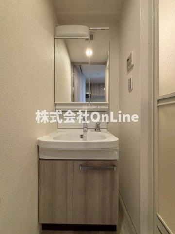 プレサンス東小橋エレディータの独立洗面台
