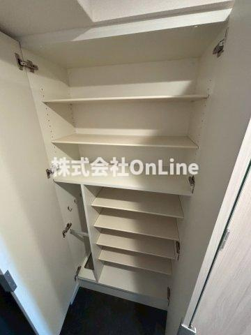 プレサンス東小橋エレディータの収納